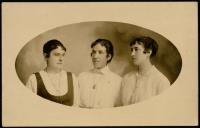 Retrato de três mulheres jovens