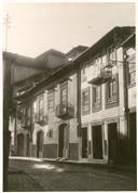 Casas na rua do Arrabalde de São João